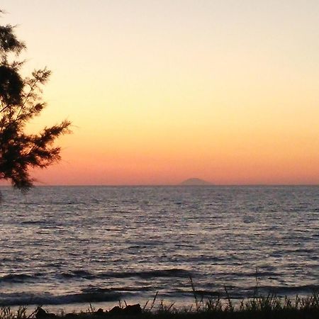 Irida Beach Resort Suites Кипарисия Экстерьер фото